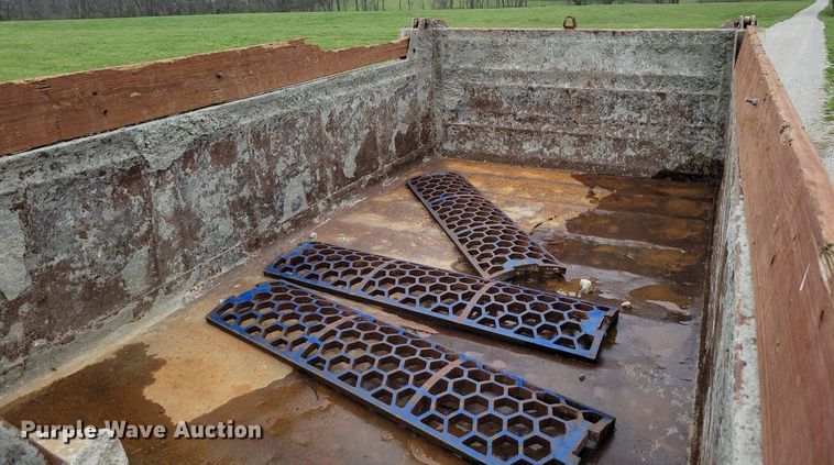 image for item DR7950 1985 Ford 8000 dump truck