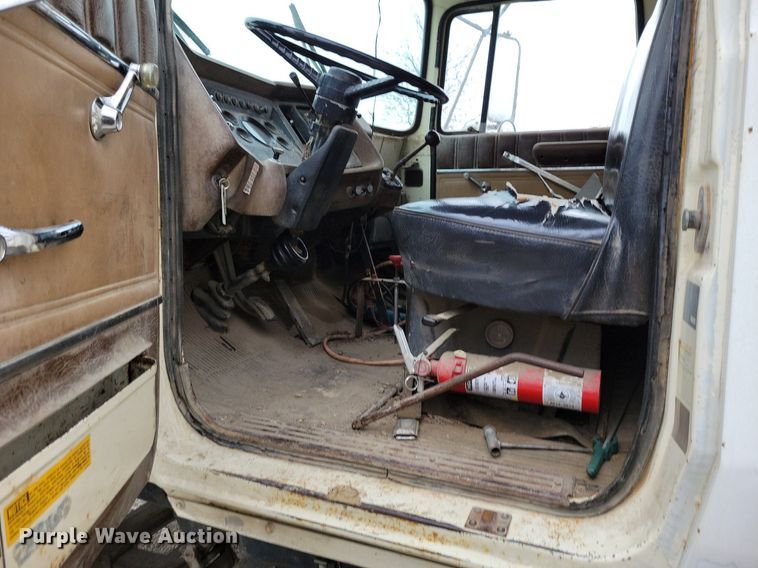 image for item DR7950 1985 Ford 8000 dump truck