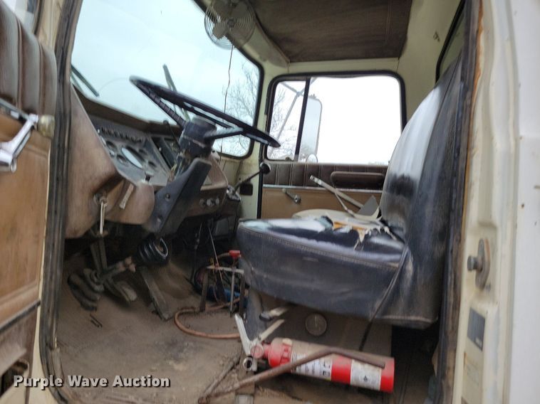 image for item DR7950 1985 Ford 8000 dump truck