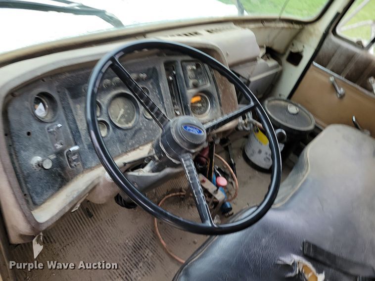 image for item DR7950 1985 Ford 8000 dump truck