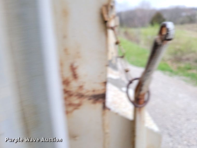 image for item DR7950 1985 Ford 8000 dump truck