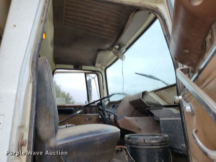 image for item DR7950 1985 Ford 8000 dump truck