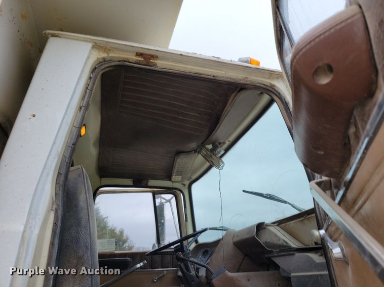 image for item DR7950 1985 Ford 8000 dump truck