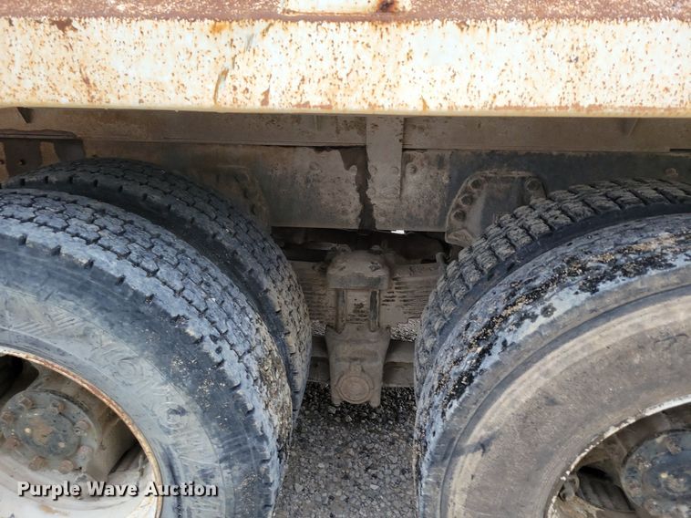 image for item DR7950 1985 Ford 8000 dump truck