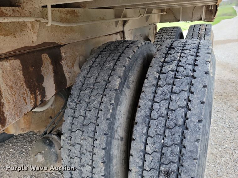 image for item DR7950 1985 Ford 8000 dump truck