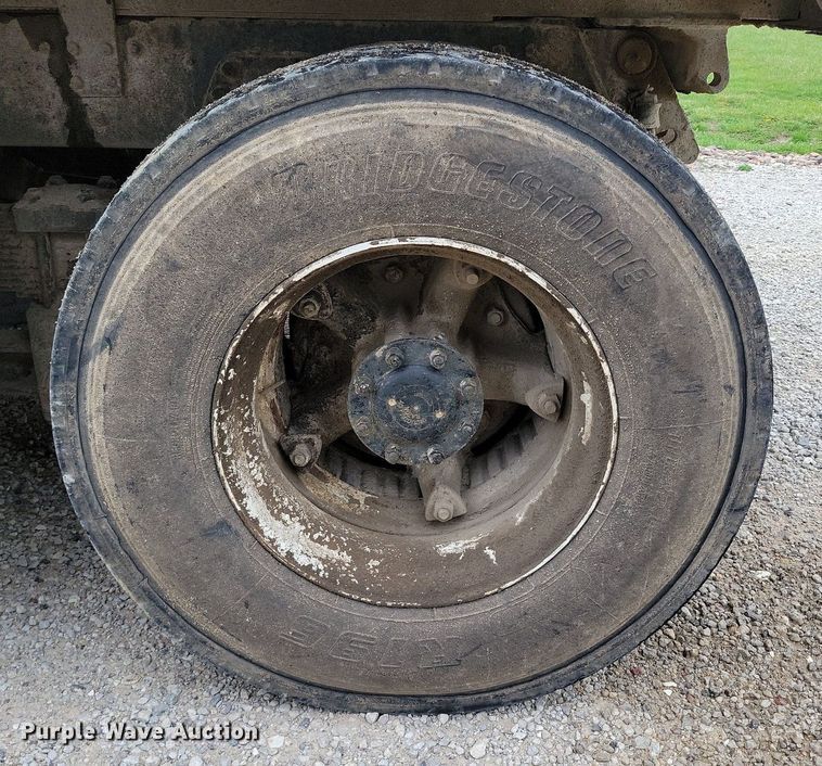 image for item DR7950 1985 Ford 8000 dump truck