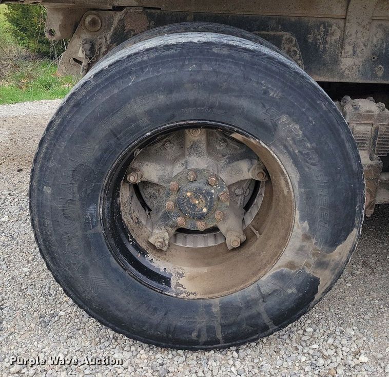 image for item DR7950 1985 Ford 8000 dump truck