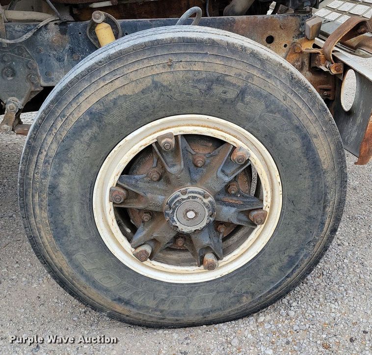 image for item DR7950 1985 Ford 8000 dump truck