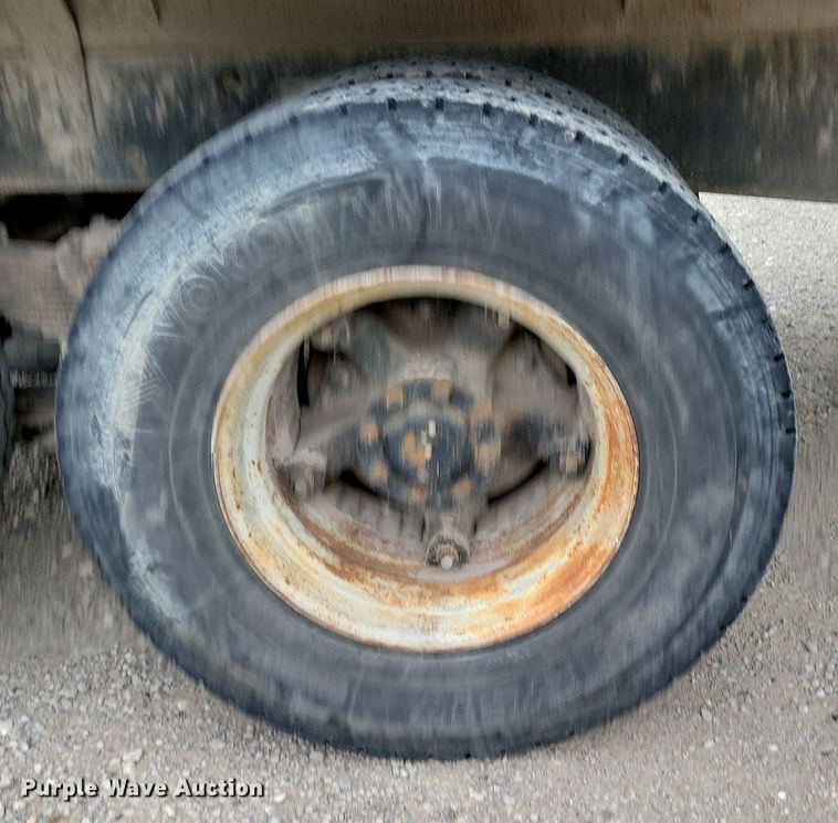 image for item DR7950 1985 Ford 8000 dump truck