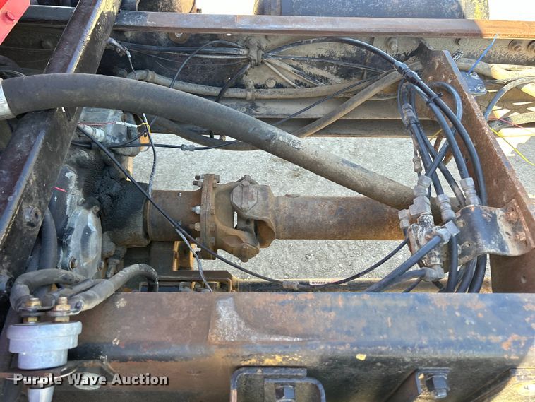 image for item DS0852 1984 Mack  DM685S truck cab and chassis