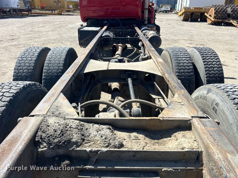 image for item DS0852 1984 Mack  DM685S truck cab and chassis