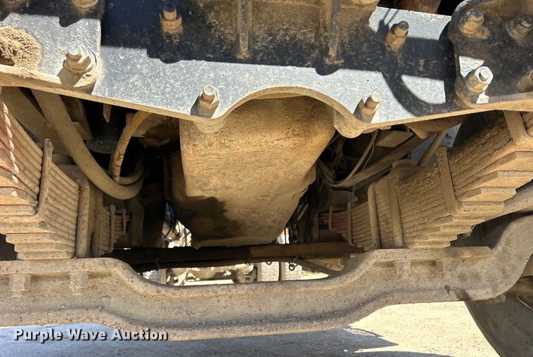 image for item DS0852 1984 Mack  DM685S truck cab and chassis