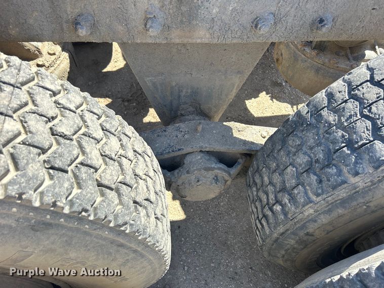 image for item DS0852 1984 Mack  DM685S truck cab and chassis