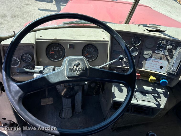 image for item DS0852 1984 Mack  DM685S truck cab and chassis