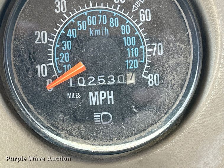 image for item DS0852 1984 Mack  DM685S truck cab and chassis