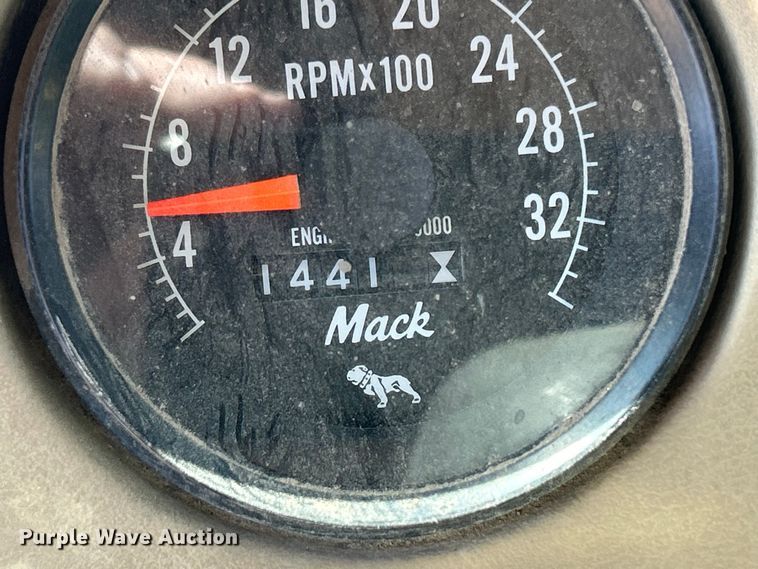 image for item DS0852 1984 Mack  DM685S truck cab and chassis