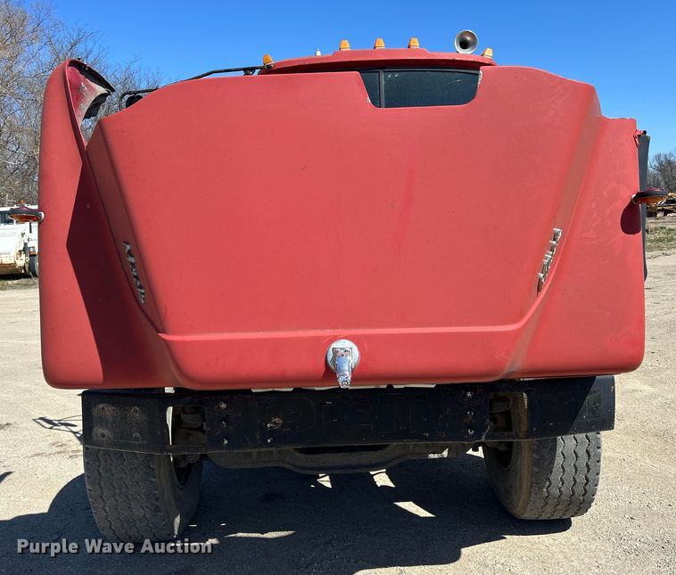 image for item DS0852 1984 Mack  DM685S truck cab and chassis