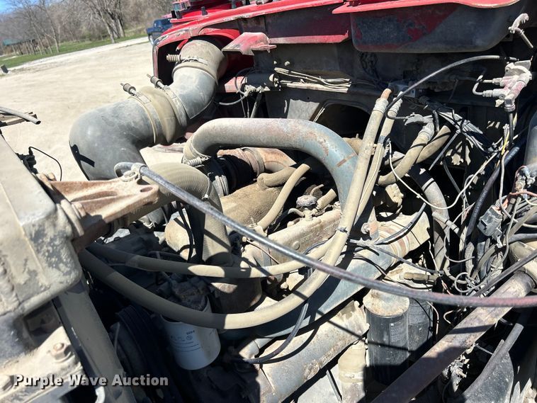 image for item DS0852 1984 Mack  DM685S truck cab and chassis