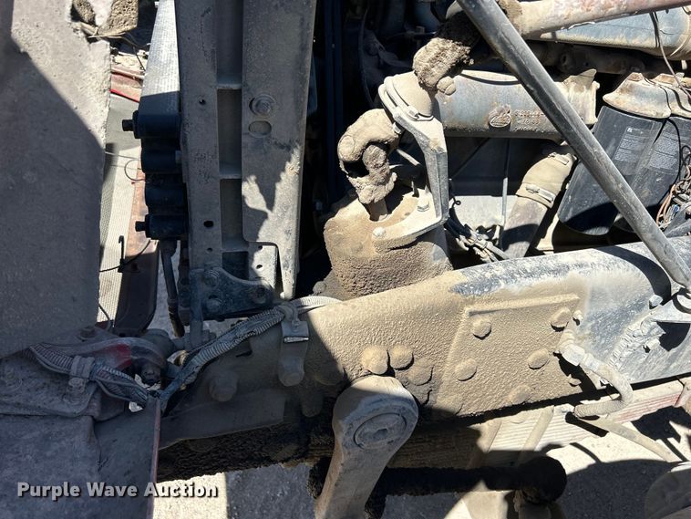 image for item DS0852 1984 Mack  DM685S truck cab and chassis