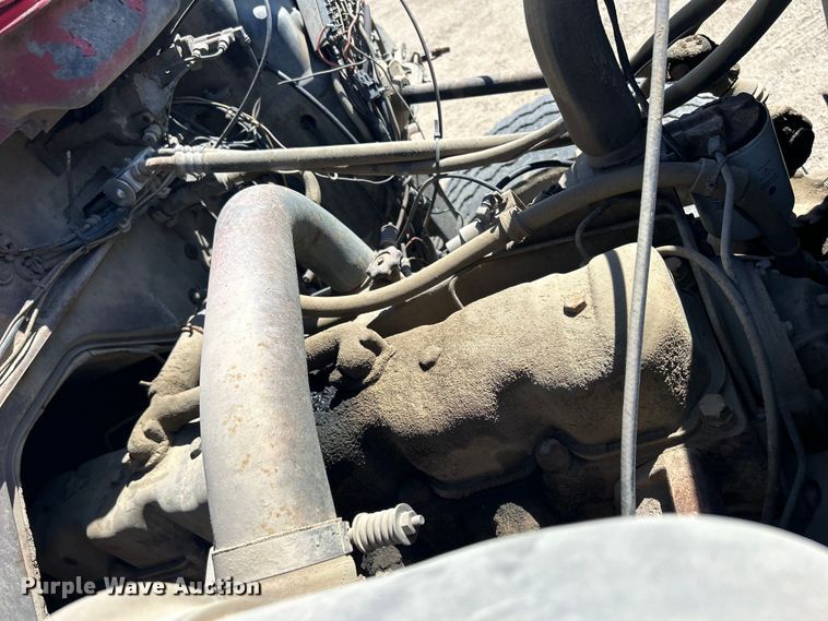 image for item DS0852 1984 Mack  DM685S truck cab and chassis