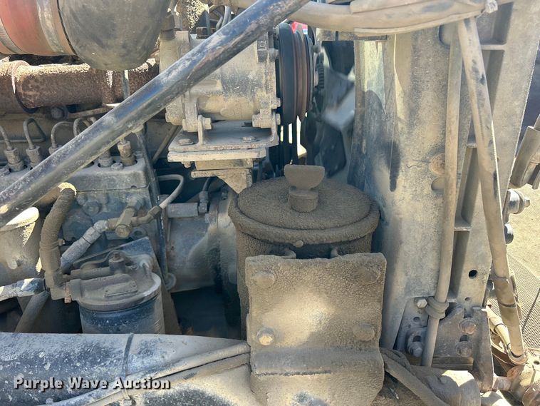 image for item DS0852 1984 Mack  DM685S truck cab and chassis