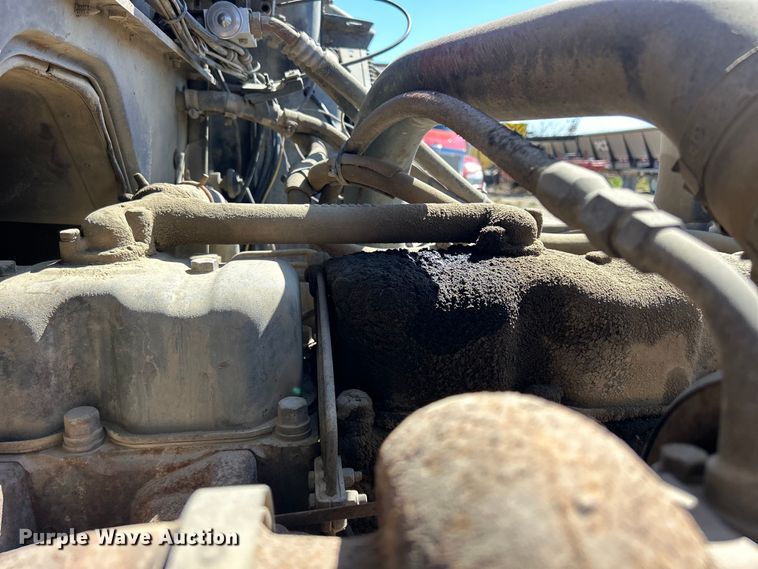 image for item DS0852 1984 Mack  DM685S truck cab and chassis