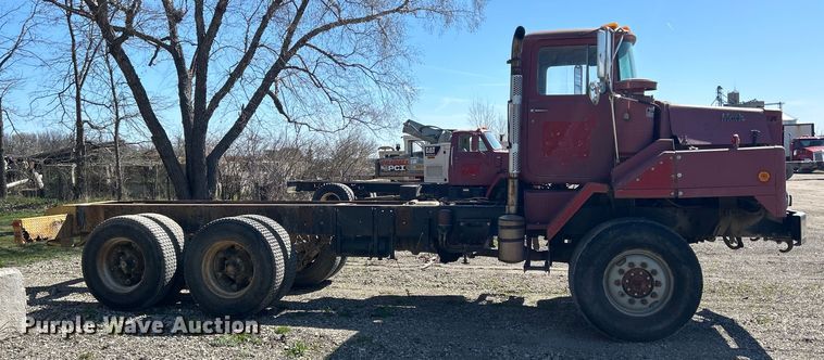 image for item DS0853 1978 Mack truck cab and chassis
