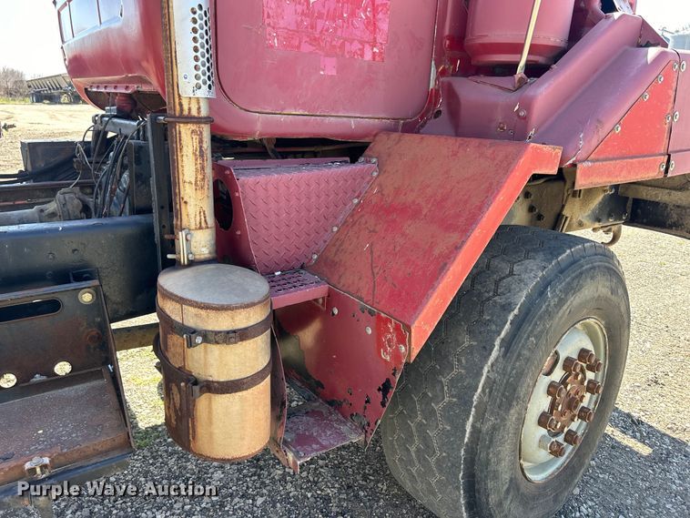 image for item DS0853 1978 Mack truck cab and chassis