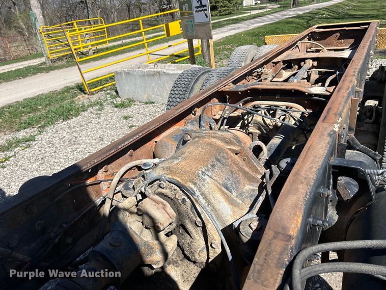 image for item DS0853 1978 Mack truck cab and chassis
