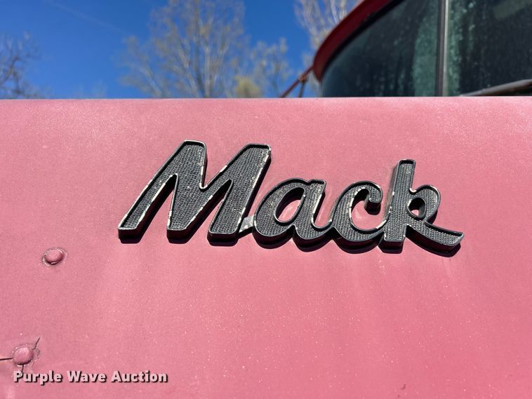 image for item DS0853 1978 Mack truck cab and chassis