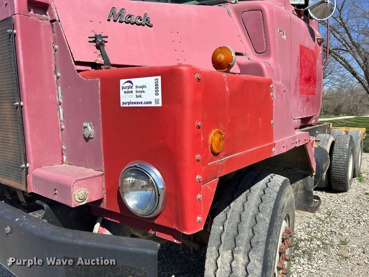 image for item DS0853 1978 Mack truck cab and chassis