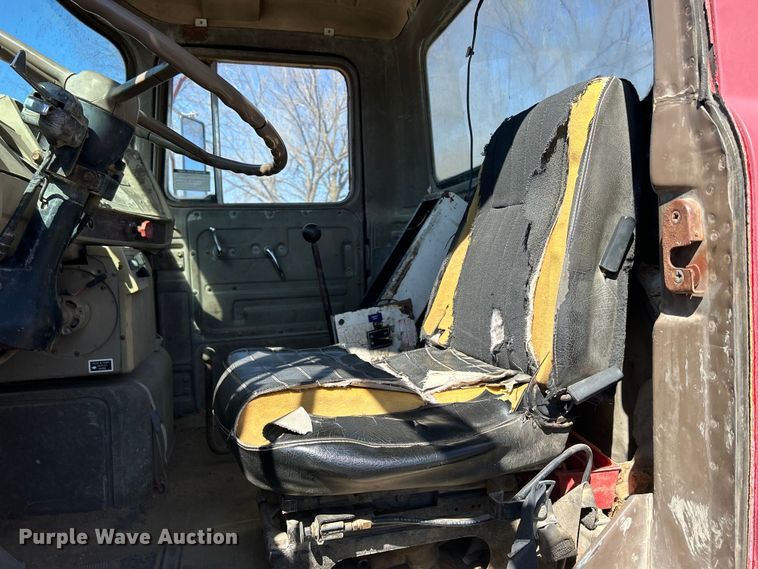 image for item DS0853 1978 Mack truck cab and chassis