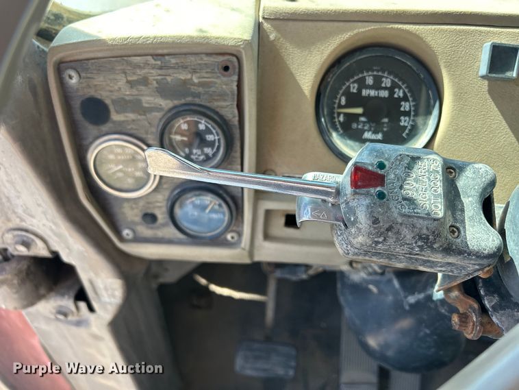 image for item DS0853 1978 Mack truck cab and chassis