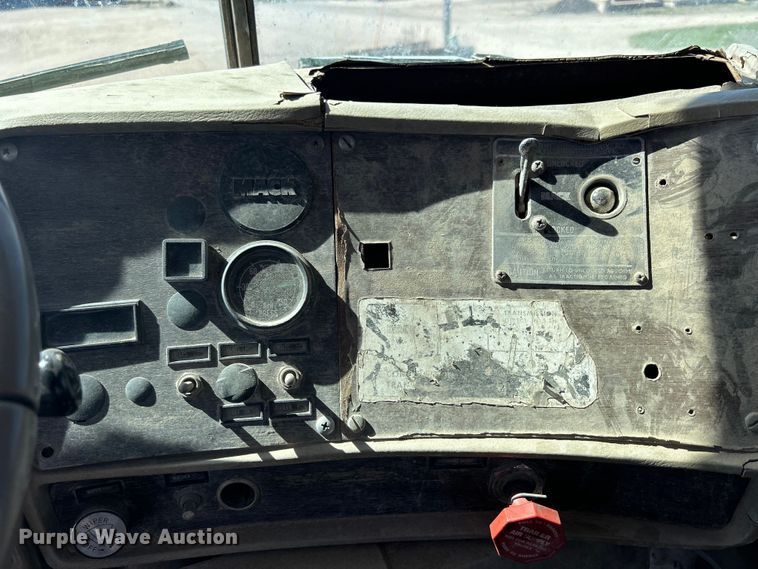 image for item DS0853 1978 Mack truck cab and chassis