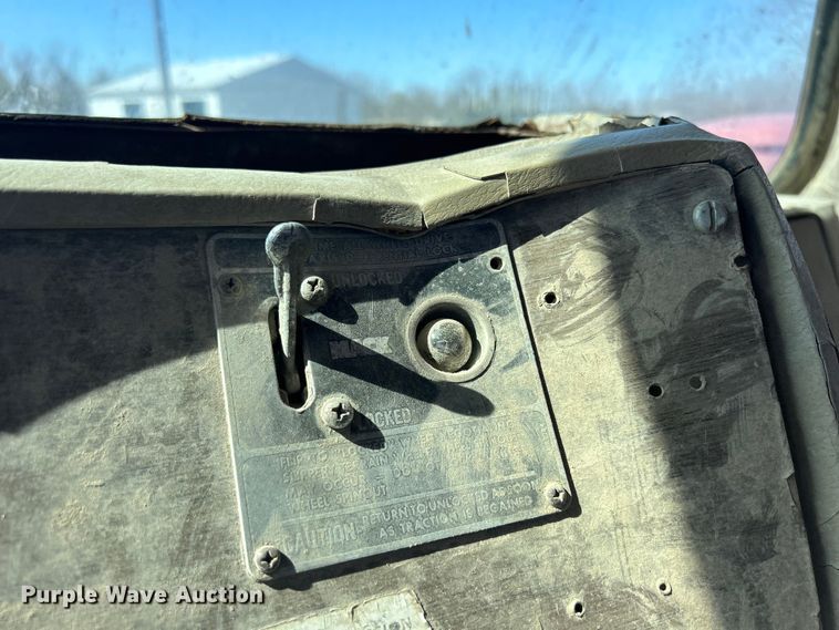 image for item DS0853 1978 Mack truck cab and chassis