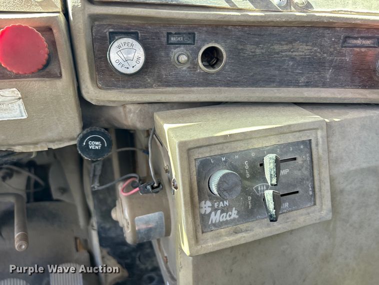 image for item DS0853 1978 Mack truck cab and chassis