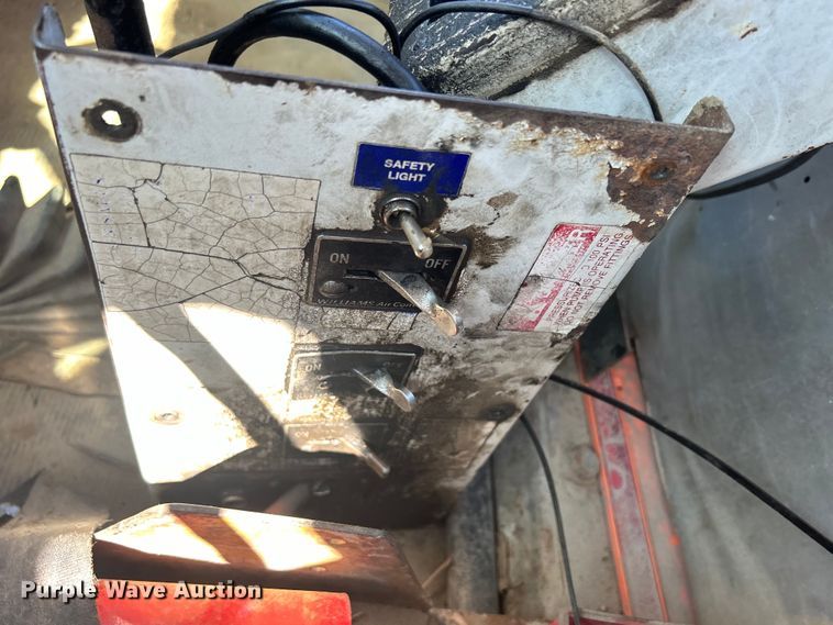 image for item DS0853 1978 Mack truck cab and chassis