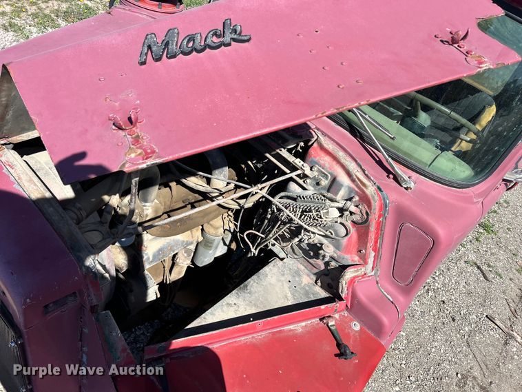 image for item DS0853 1978 Mack truck cab and chassis