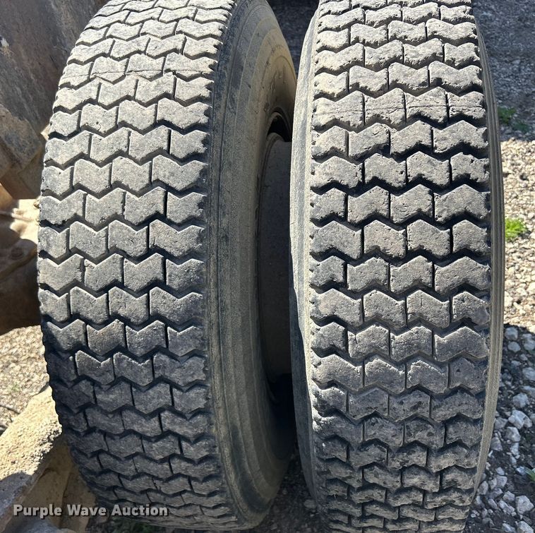 image for item DS0853 1978 Mack truck cab and chassis