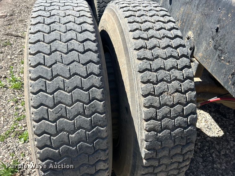 image for item DS0853 1978 Mack truck cab and chassis