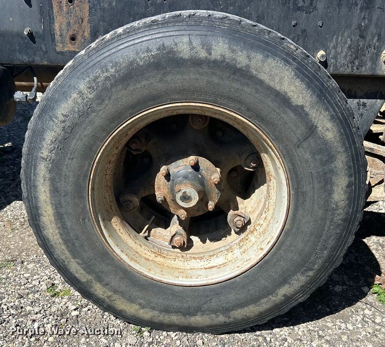 image for item DS0853 1978 Mack truck cab and chassis