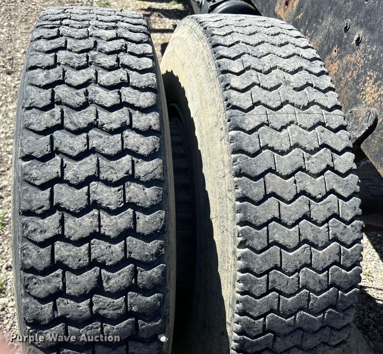 image for item DS0853 1978 Mack truck cab and chassis