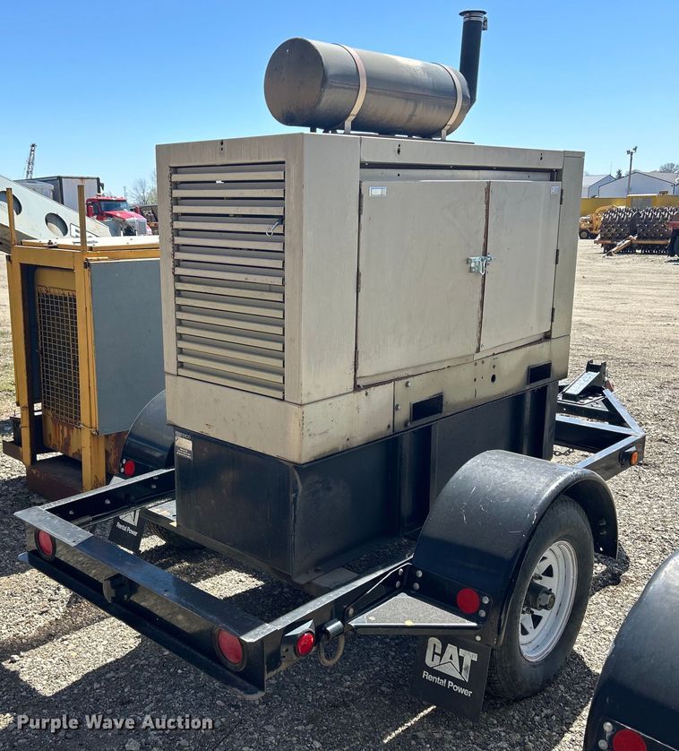 image for item DS0856 2004 Cummins  25A61 L32145E generator