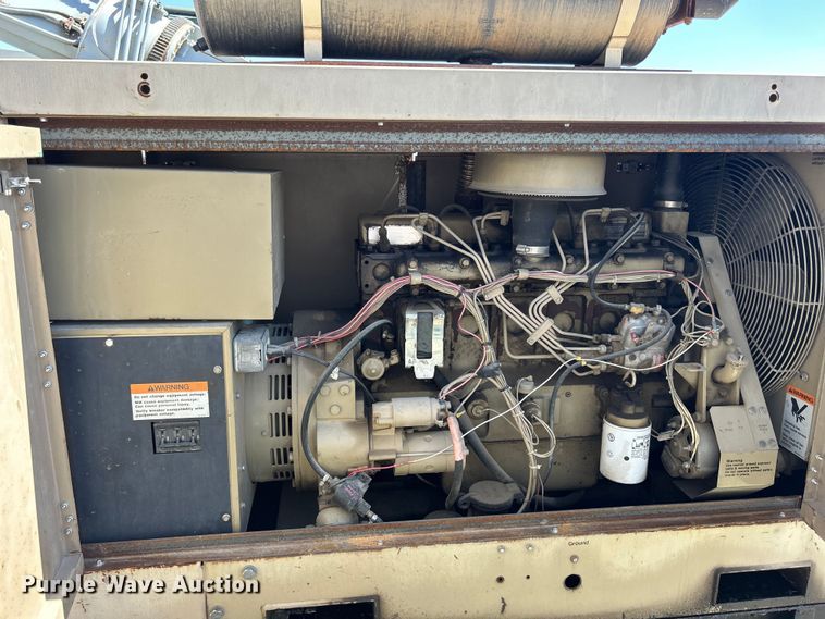 image for item DS0856 2004 Cummins  25A61 L32145E generator