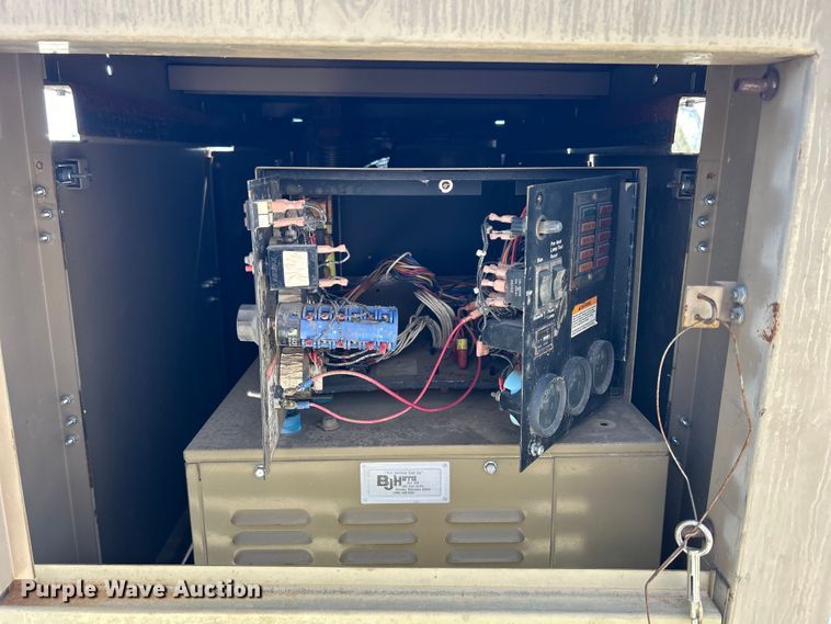 image for item DS0856 2004 Cummins  25A61 L32145E generator