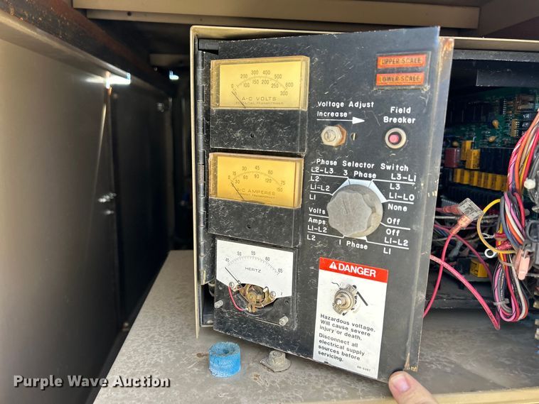 image for item DS0856 2004 Cummins  25A61 L32145E generator