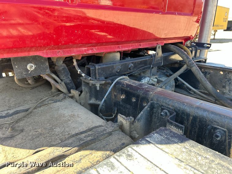 image for item DS0859 1985 Mack DM685S truck cab and chassis