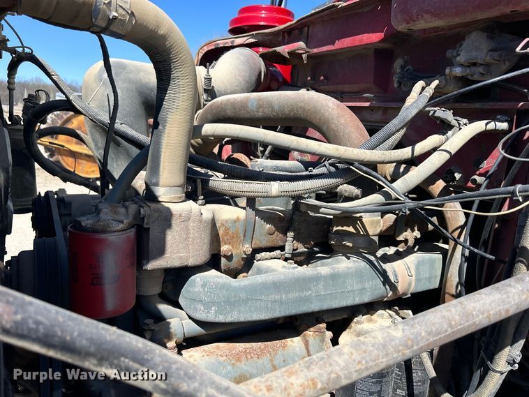 image for item DS0859 1985 Mack DM685S truck cab and chassis