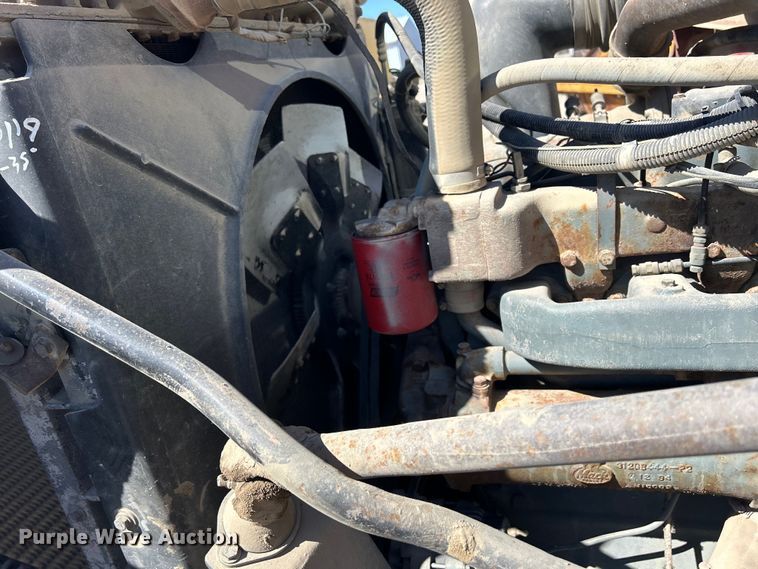 image for item DS0859 1985 Mack DM685S truck cab and chassis