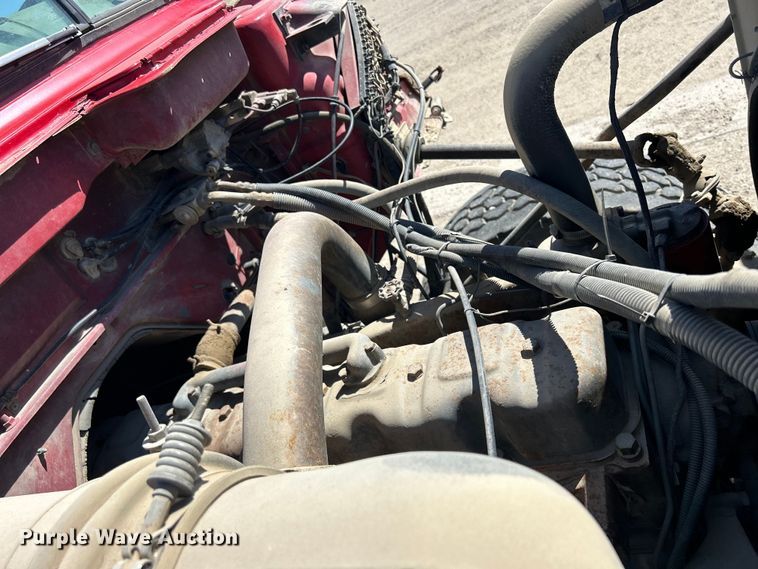 image for item DS0859 1985 Mack DM685S truck cab and chassis